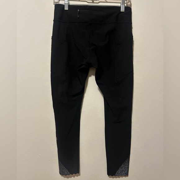 Lululemon Black Leggings with Scalloped Hem and dot accents size 8 - Picture 4 of 7